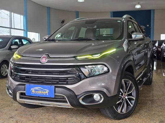 FIAT TORO 2.0 16V TURBO DIESEL RANCH 4WD AT9 FIAT TORO 2.0 16V TURBO DIESEL RANCH 4WD AT9